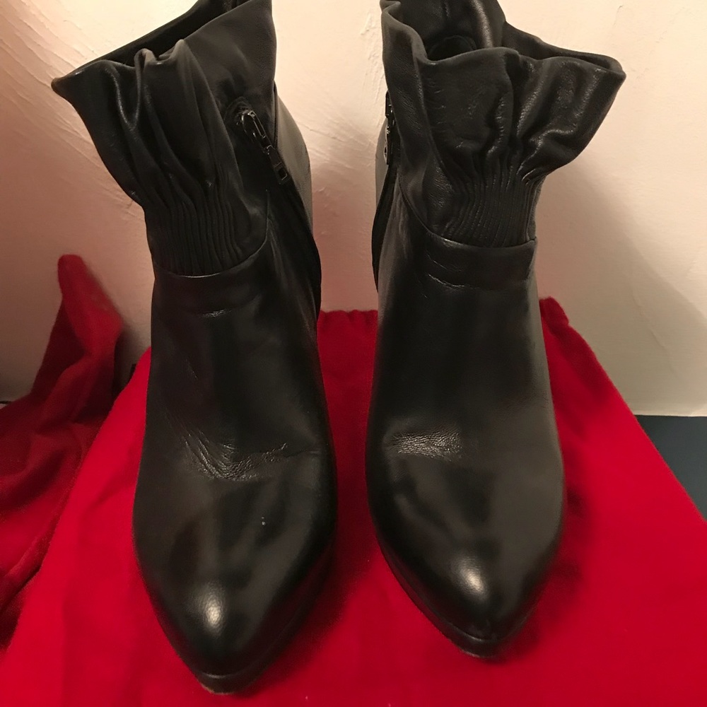 2 SHOES FOR THE PRICE OF 1 MESSAGE ME